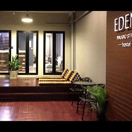 Eden Walking Street Hostel Чіангмай Екстер'єр фото