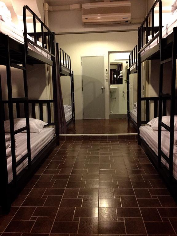 Eden Walking Street Hostel Чіангмай Номер фото