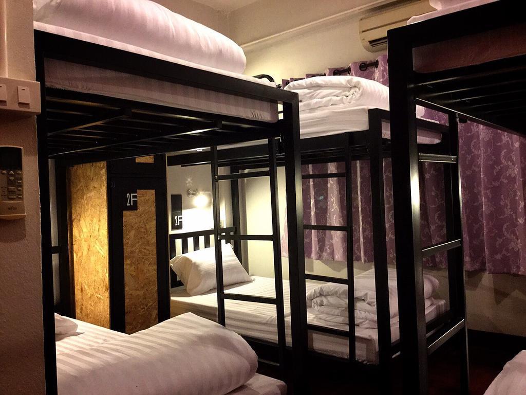 Eden Walking Street Hostel Чіангмай Номер фото
