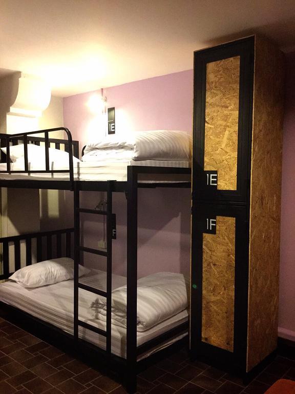 Eden Walking Street Hostel Чіангмай Номер фото