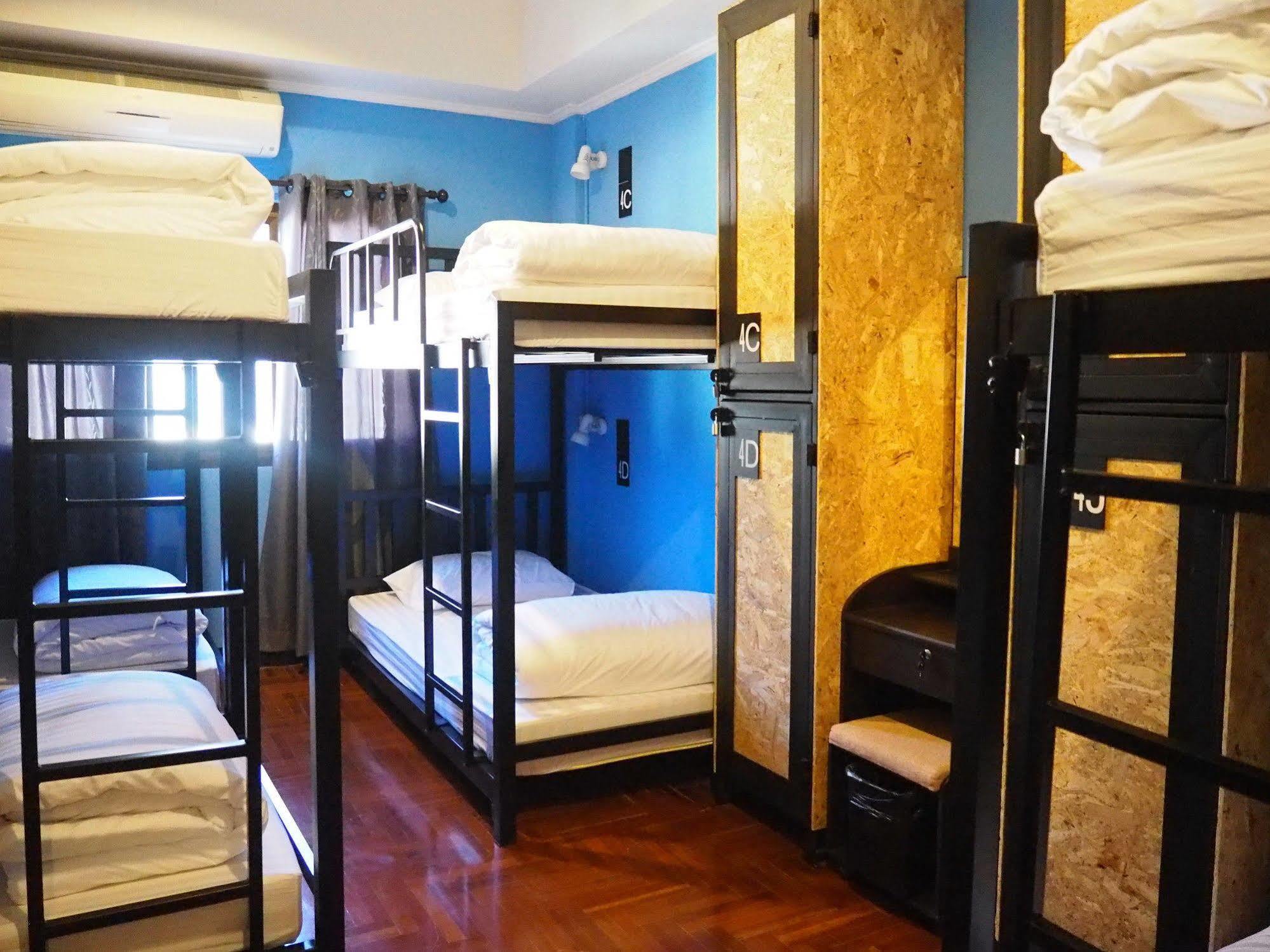 Eden Walking Street Hostel Чіангмай Екстер'єр фото