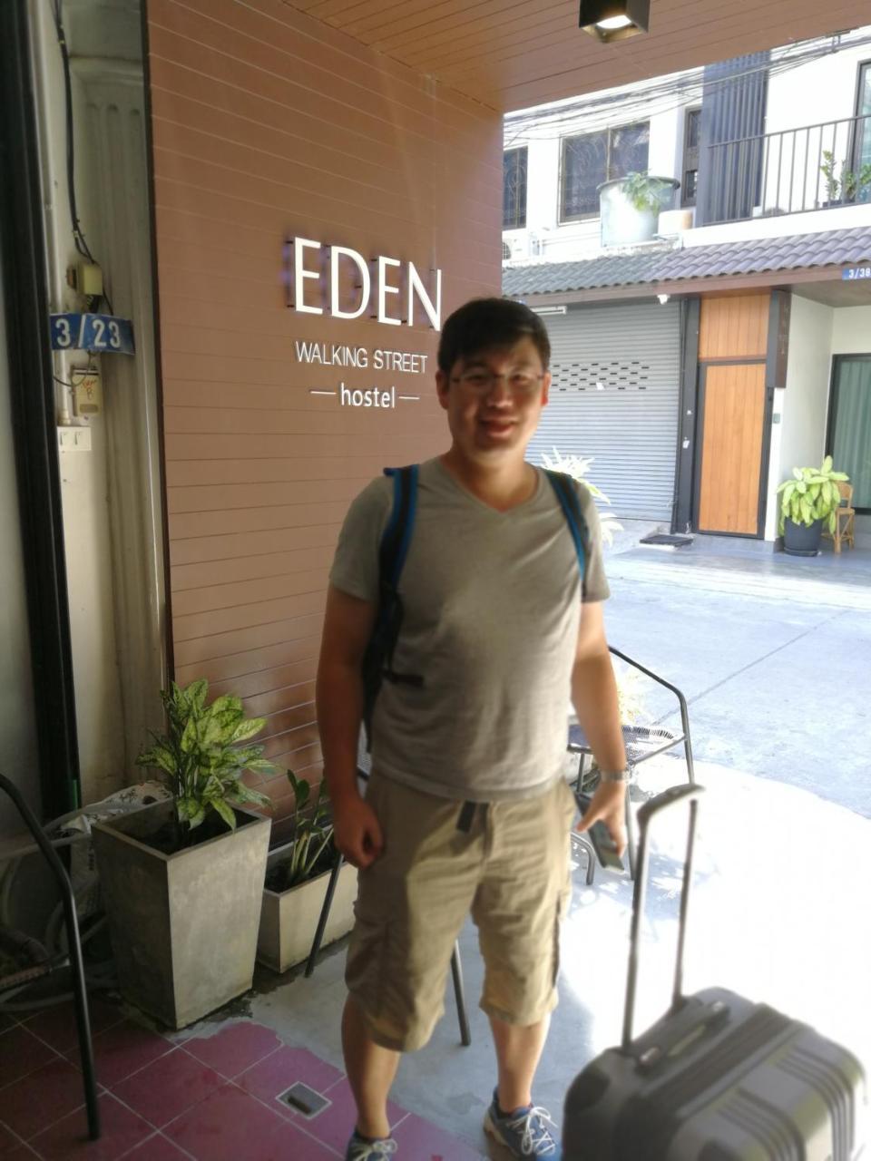 Eden Walking Street Hostel Чіангмай Екстер'єр фото