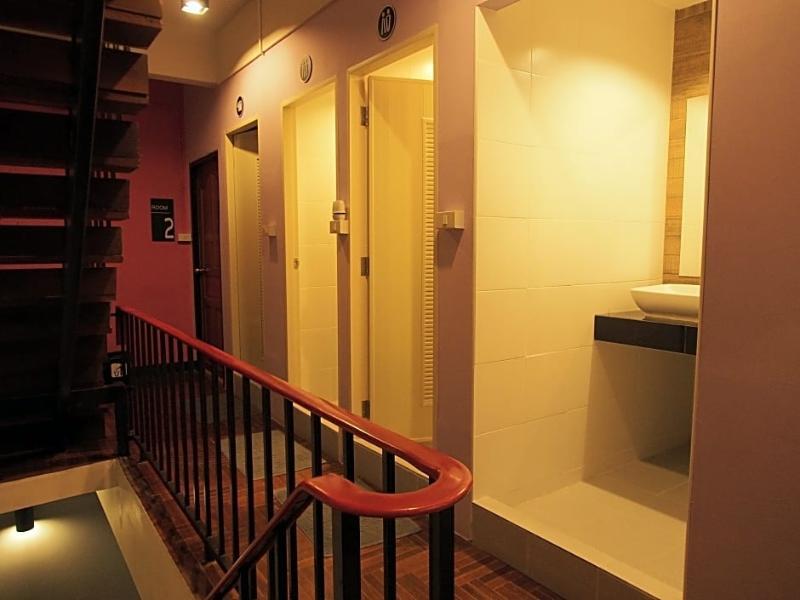 Eden Walking Street Hostel Чіангмай Екстер'єр фото